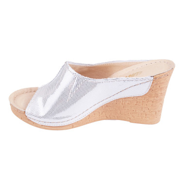 Klapki damskie skórzane WIELBUT 533 srebrne