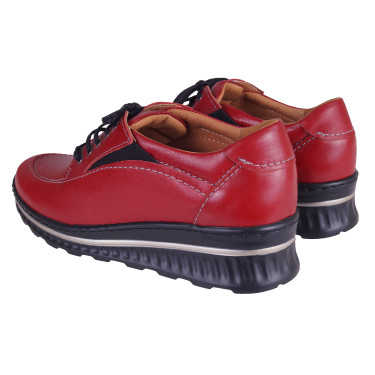 Półbuty damskie skórzane marki Wielbut, model 022 w kolorze czerwonym.