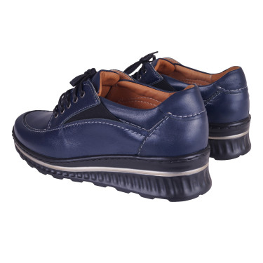 Półbuty damskie skórzane marki Wielbut, model 022 w kolorze granatowym