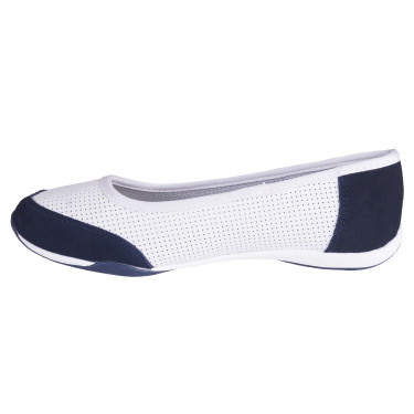 Ażurowe półbuty damskie skórzane Filippo DP142/21 w kolorze białym.