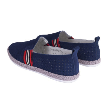 Ażurowe półbuty damskie skórzane Filippo DP081/21 w kolorze białym.