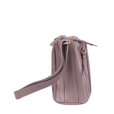 Skórzana torebka marki Vezze w kolorze cappucino - elegancka i praktyczna torebka na co dzień