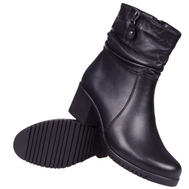 Botki damskie skórzane na obcasie marki J&T 746 czarne