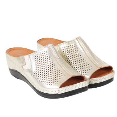 Klapki damskie na koturnie T. Sokolski AMI W22-518 złote