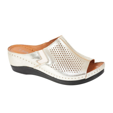 Klapki damskie na koturnie T. Sokolski AMI W22-518 złote