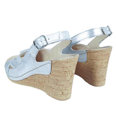 SKÓRZANE SANDAŁY DAMSKIE NA KOTURNIE SREBRNE WIELBUT 532